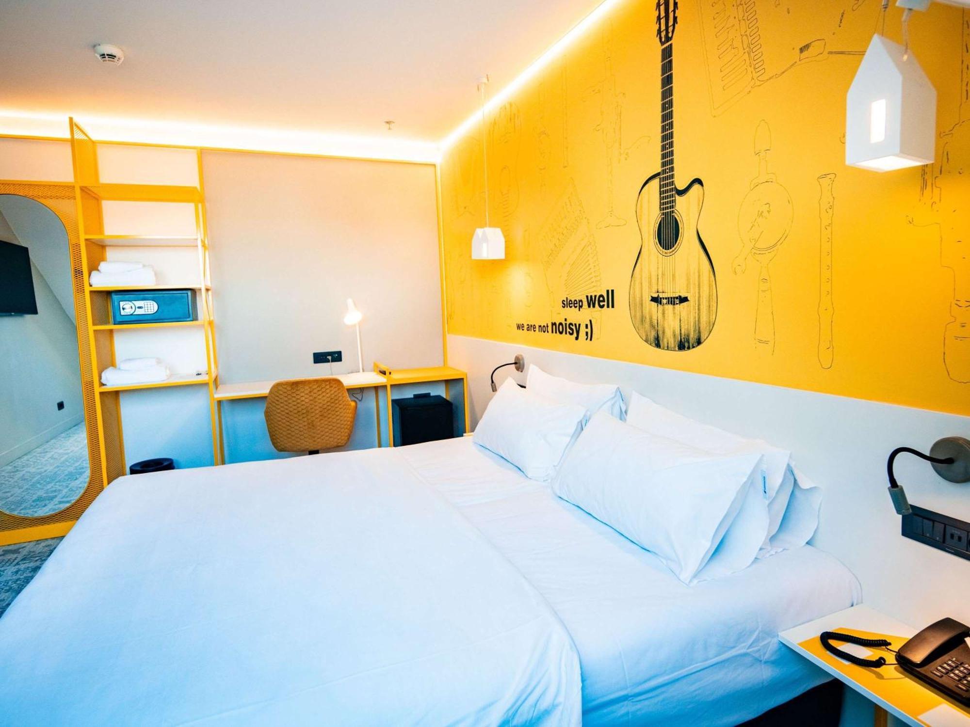 Ibis Styles Sibiu Arsenal Hotell Exteriör bild