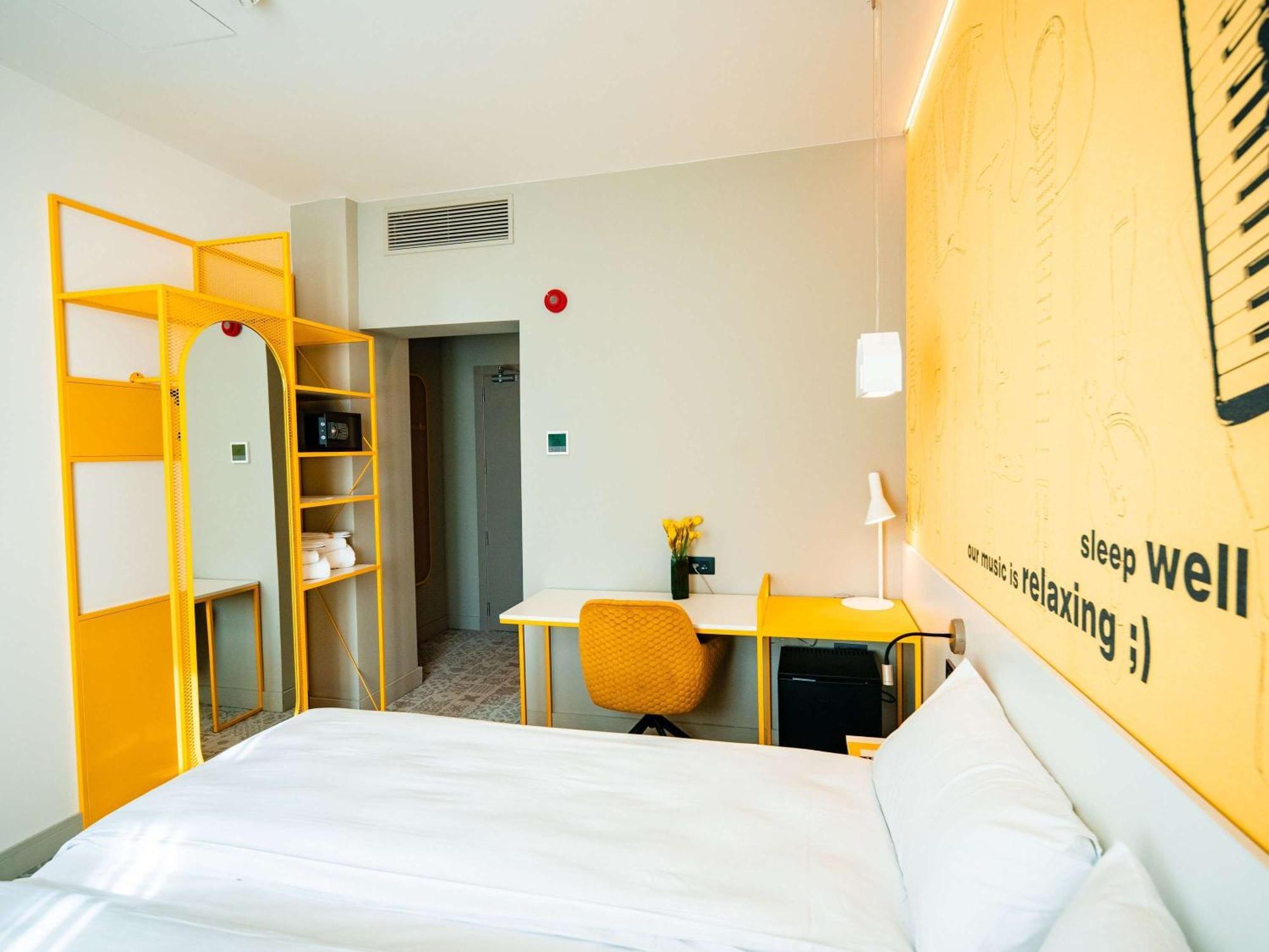 Ibis Styles Sibiu Arsenal Hotell Exteriör bild