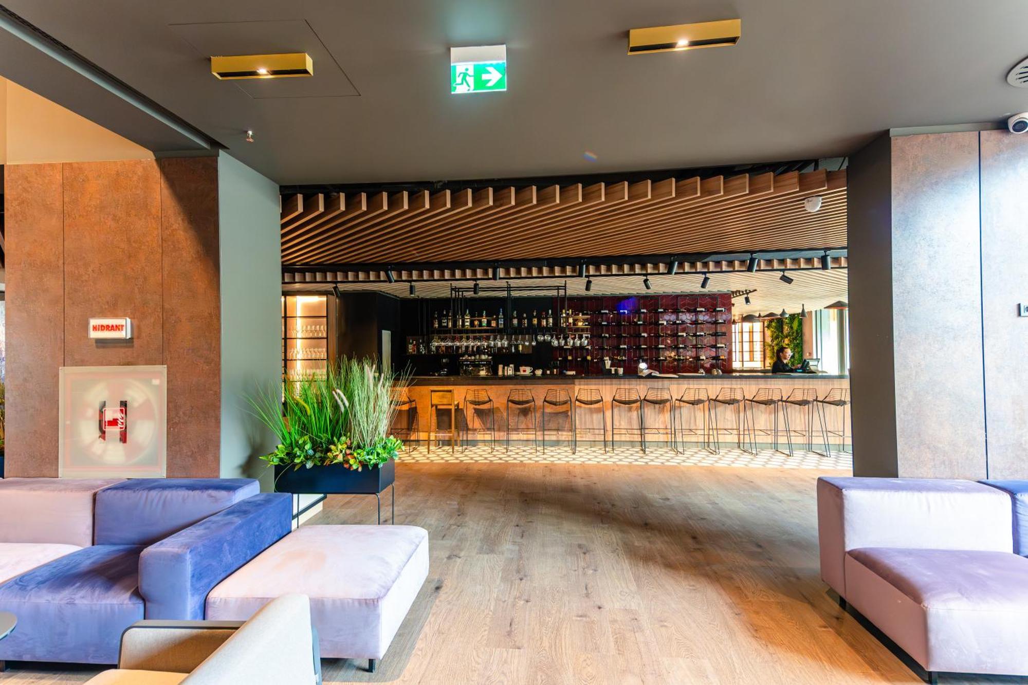 Ibis Styles Sibiu Arsenal Hotell Exteriör bild